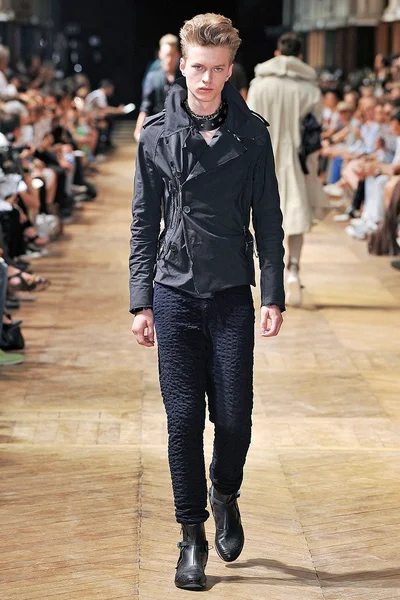 Look 23